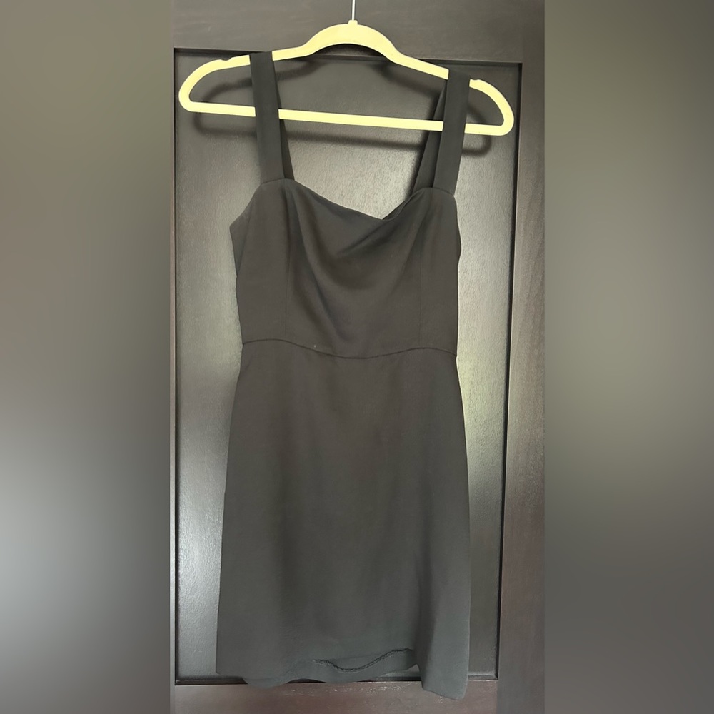 Aritzia Wilfred Aperature Tie-Back Dress. Size 8 - Black